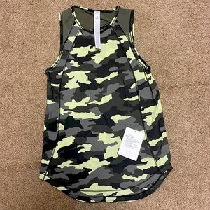 Ladies NWT Lululemon Camo Sculpt tank size 2